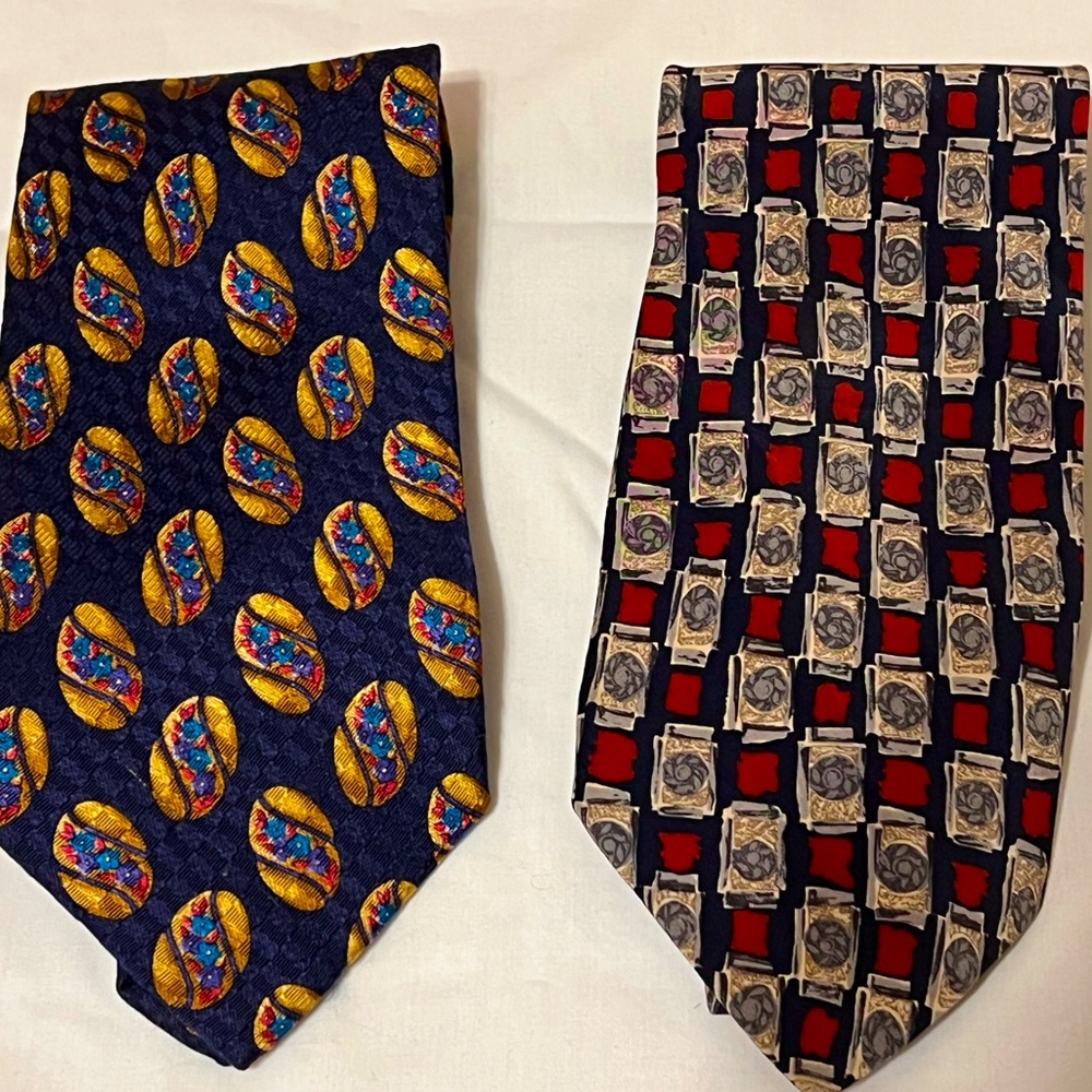 B1G1F💫(Bundle all your likes—least expensive items will be free)Valentino Ties2